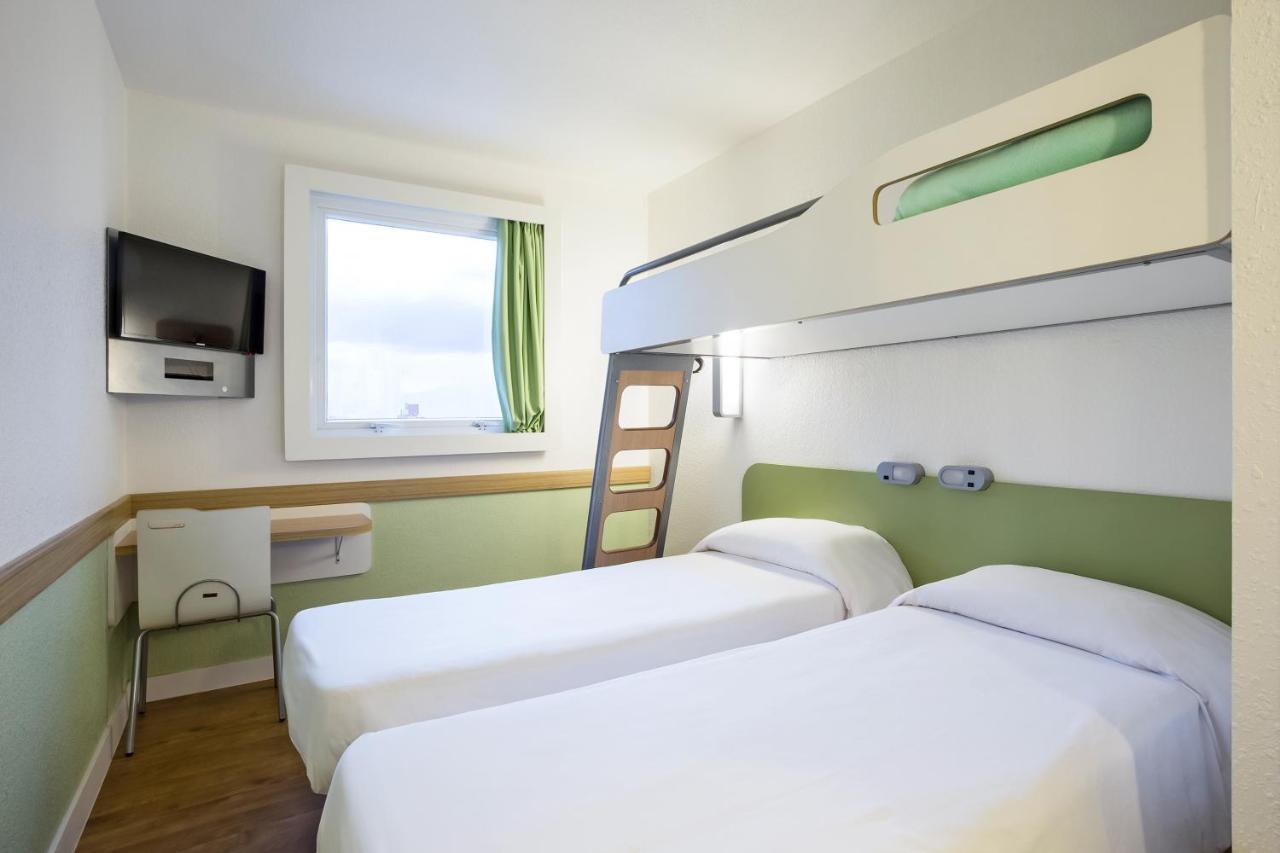 Отель Ibis Budget Paris Porte De Ванв Экстерьер фото