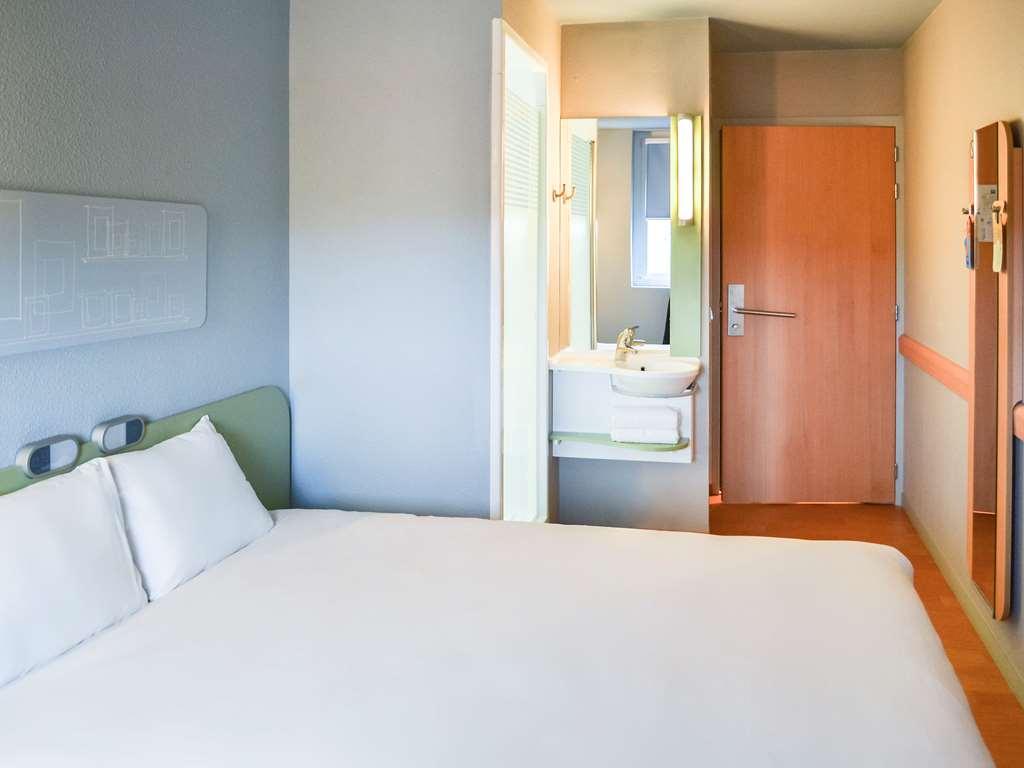 Отель Ibis Budget Paris Porte De Ванв Номер фото