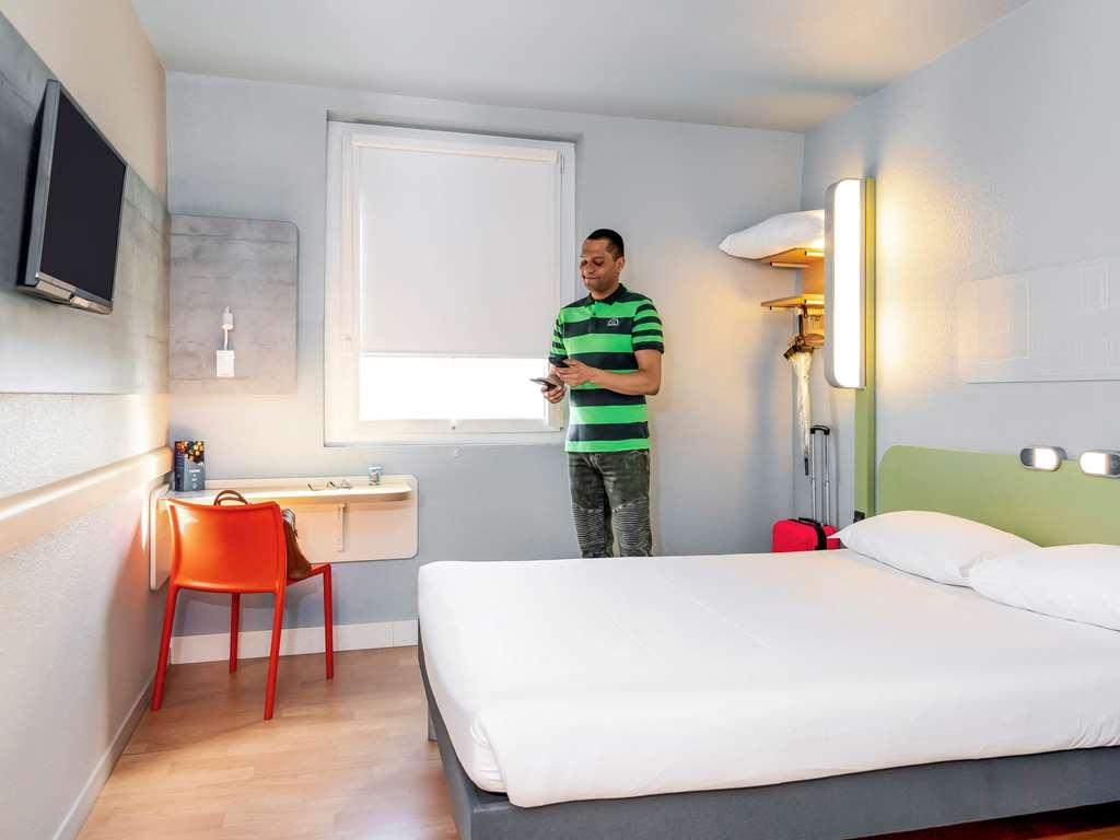 Отель Ibis Budget Paris Porte De Ванв Номер фото