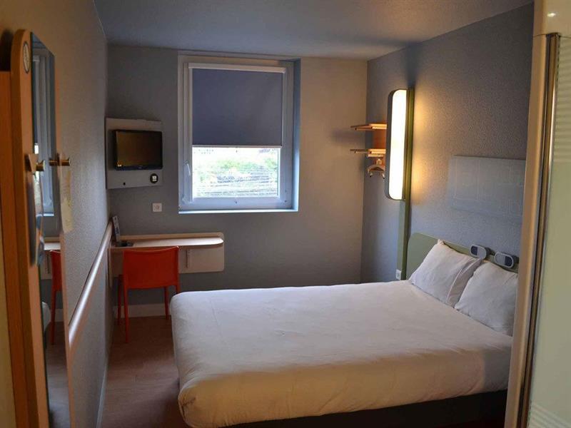 Отель Ibis Budget Paris Porte De Ванв Экстерьер фото